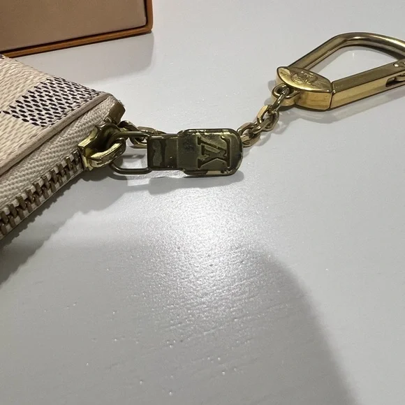 Louis Vuitton Damier Azure Cles Key Pouch - Picture 7 of 10